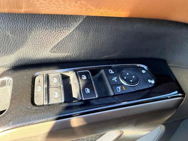 Used 2022 Nissan Pathfinder Platinum w/ Cargo Package image 22