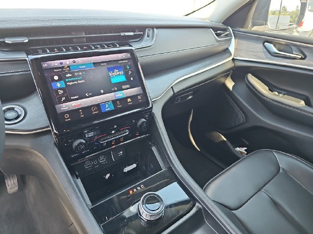 Used 2023 Jeep Grand Cherokee L Limited RWD image 24