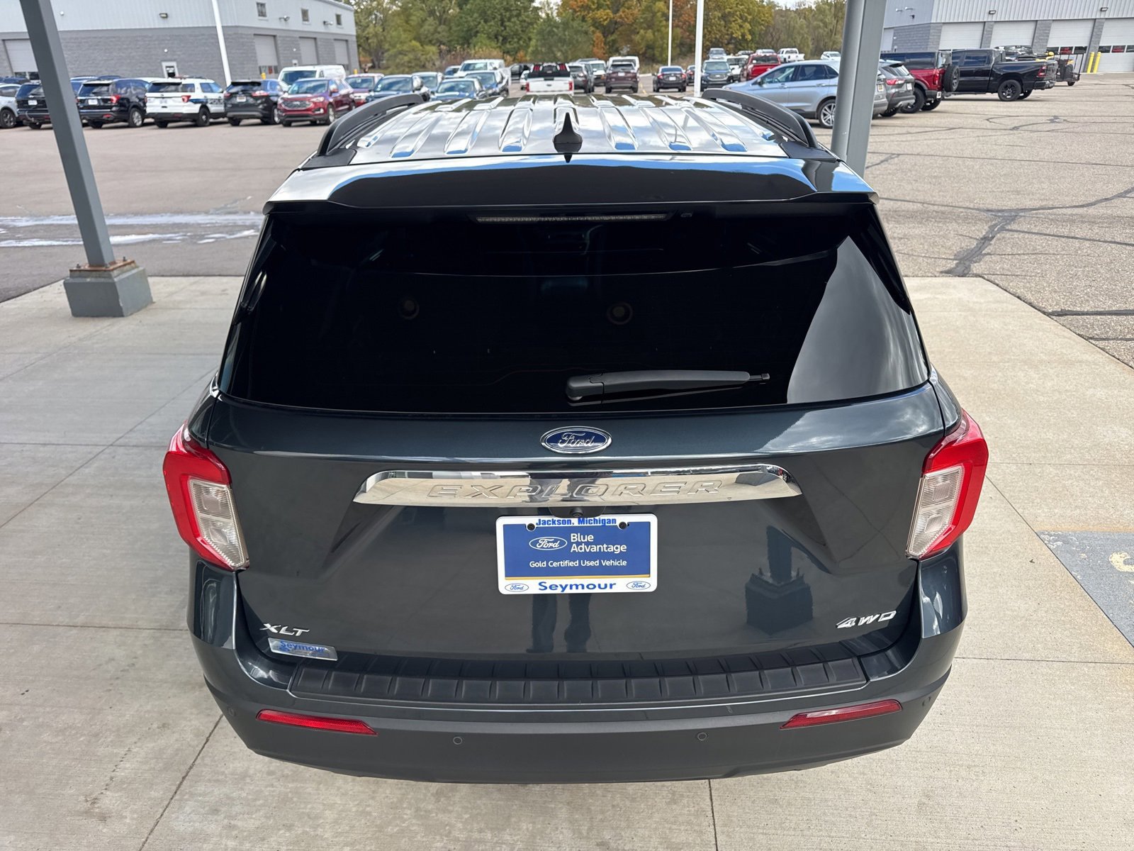 Certified 2023 Ford Explorer XLT image 4