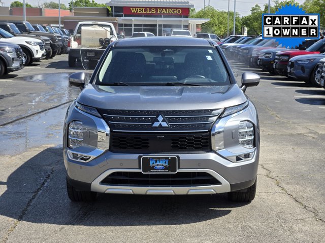 Used 2023 Mitsubishi Outlander SE image 2