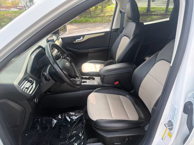 Certified 2022 Ford Escape Titanium w/ Titanium Elite Package AWD/4WD image 31