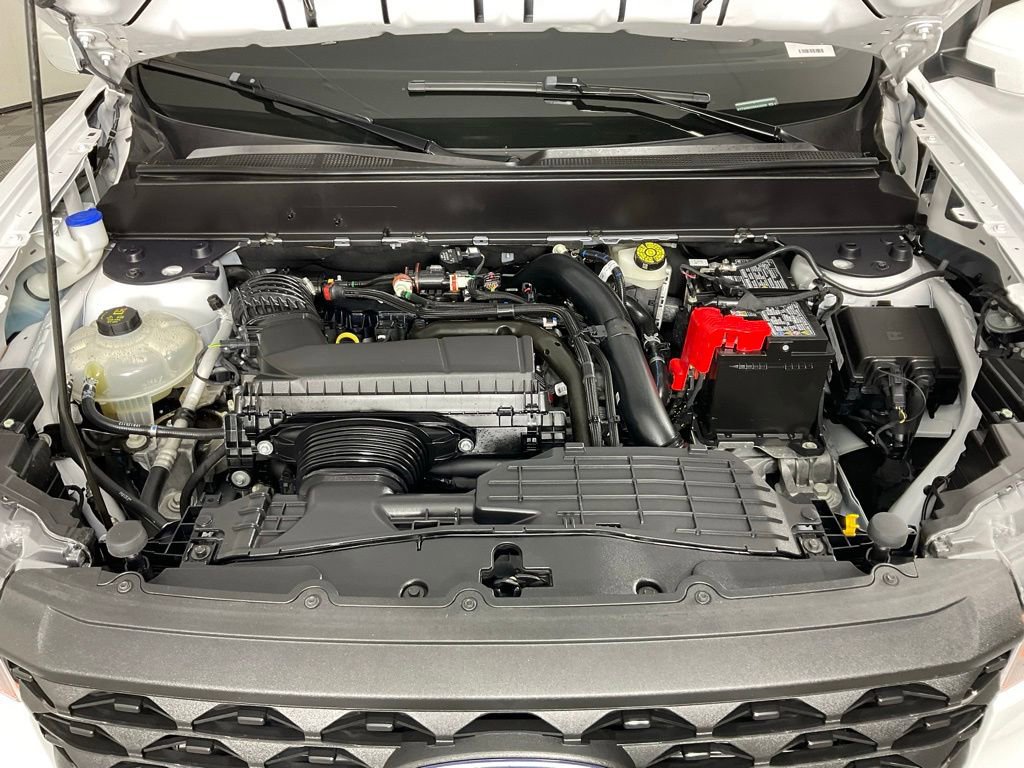 Certified 2025 Ford Maverick XL w/ Equipment Group 102A image 9