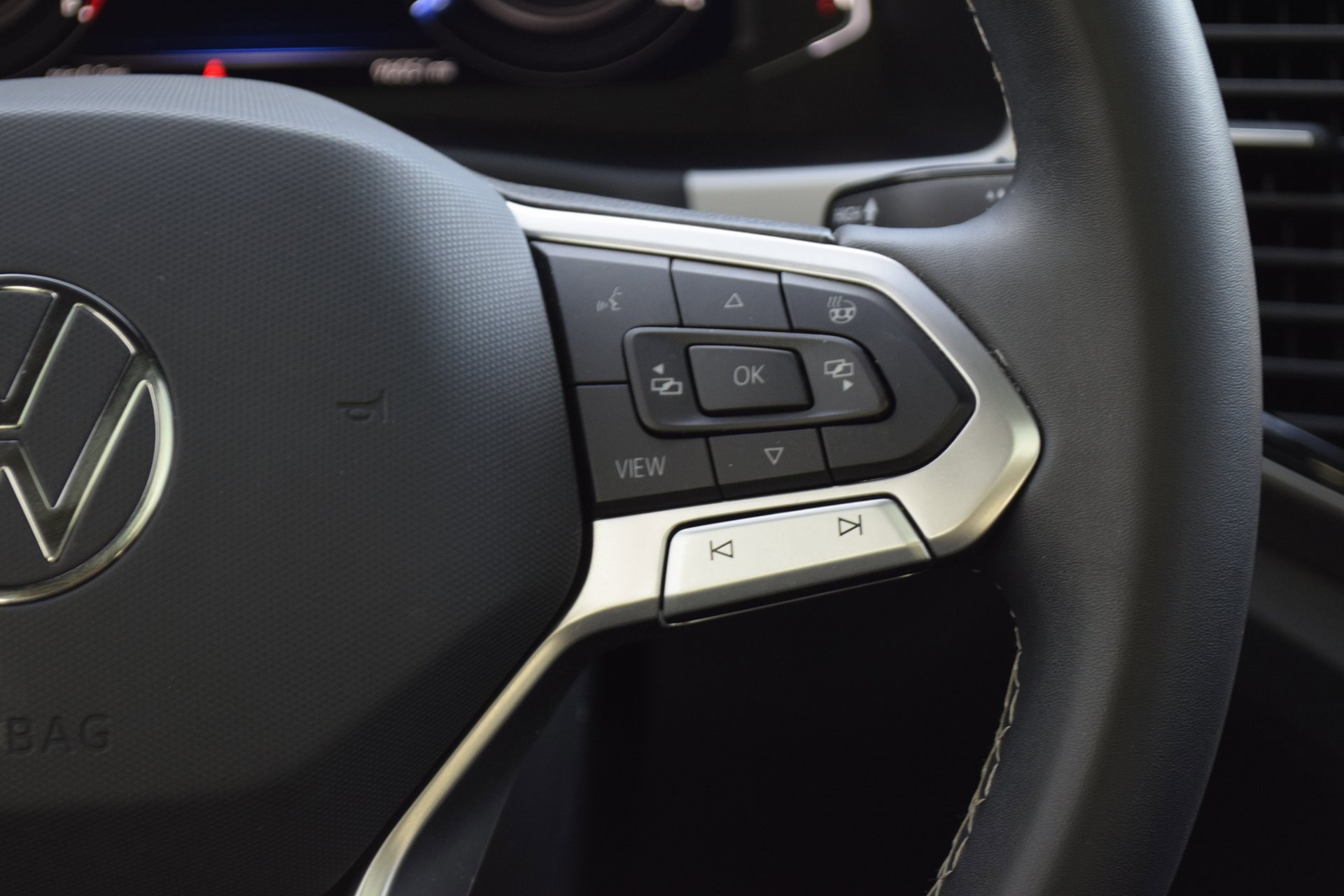 Used 2023 Volkswagen Atlas Cross Sport SEL image 14