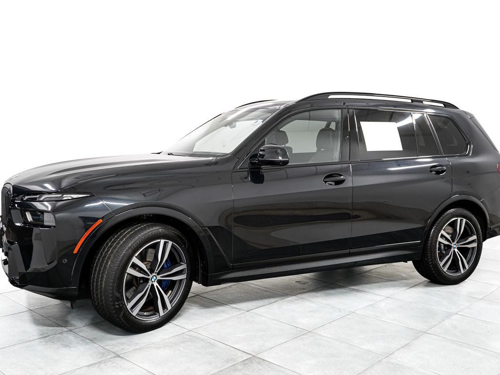 Used 2024 BMW X7 xDrive40i w/ M Sport Package AWD/4WD image 4