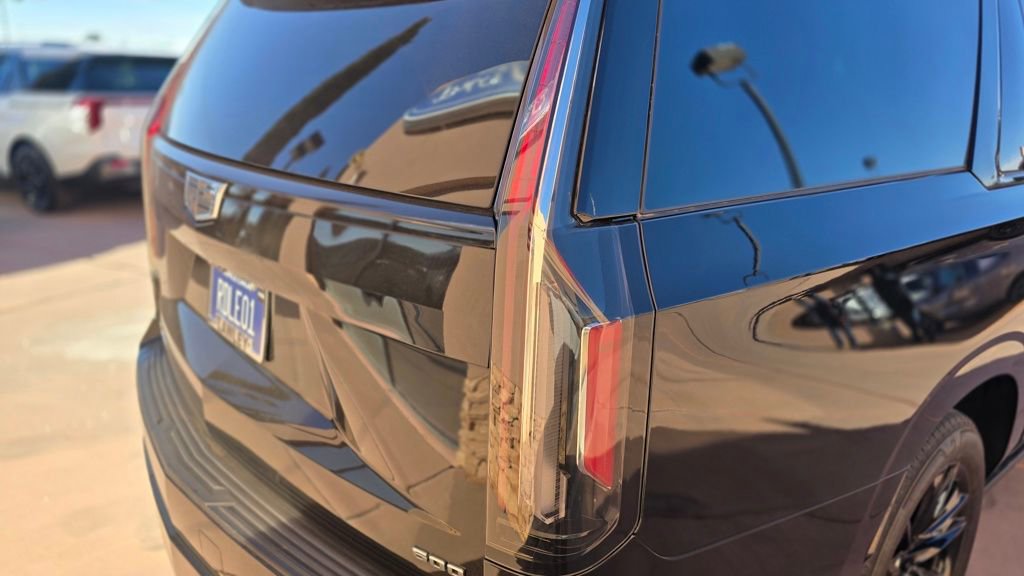 Used 2023 Cadillac Escalade ESV Sport Platinum AWD/4WD image 8