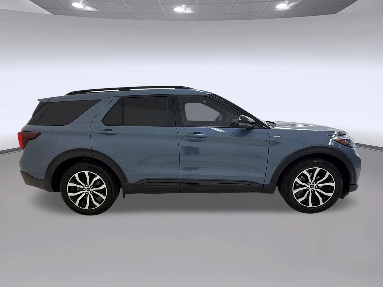 Certified 2025 Ford Explorer ST-Line RWD image 8