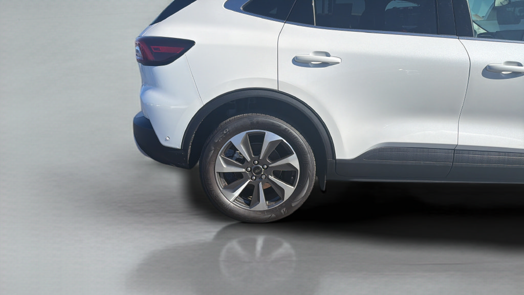 Certified 2023 Ford Escape Platinum w/ Premium Technology Package AWD/4WD image 14