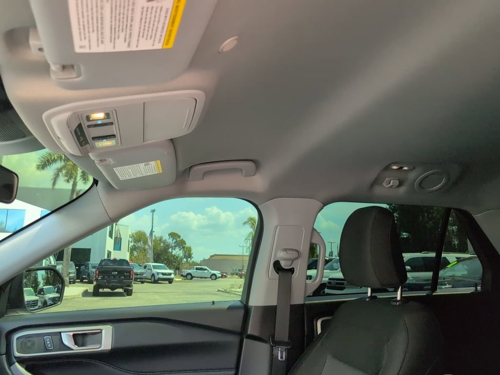 Certified 2022 Ford Explorer XLT image 10