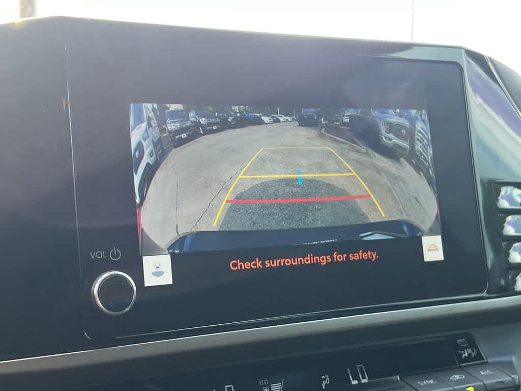 Used 2025 Toyota Camry SE w/ Convenience Package FWD image 27
