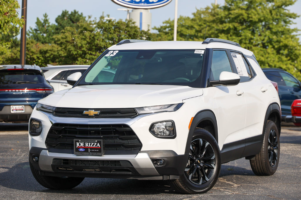 Used 2023 Chevrolet TrailBlazer LT w/ Convenience Package AWD/4WD image 1