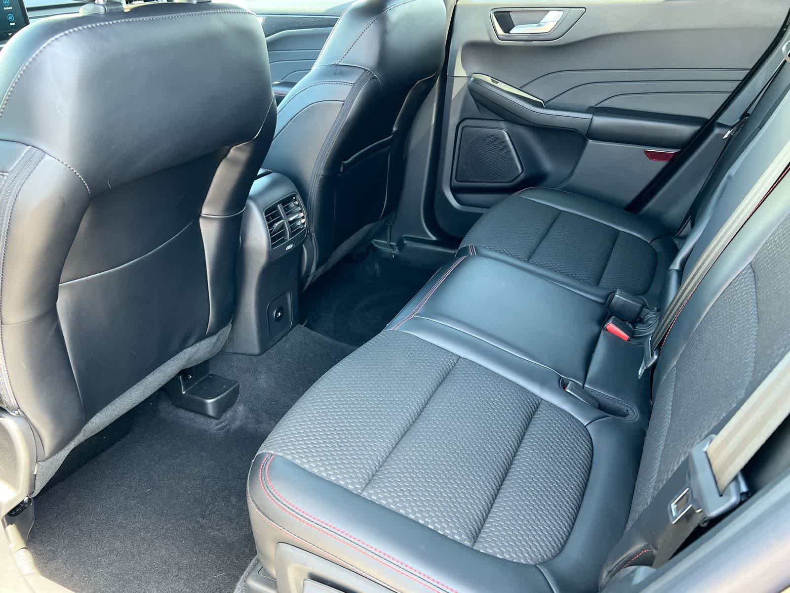 Certified 2023 Ford Escape ST-Line Elite AWD/4WD image 18