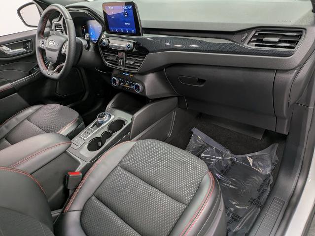 Certified 2025 Ford Escape ST-Line w/ Cold Weather Package image 29