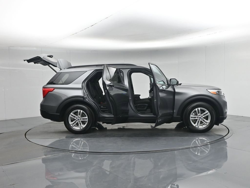 Certified 2023 Ford Explorer XLT image 5