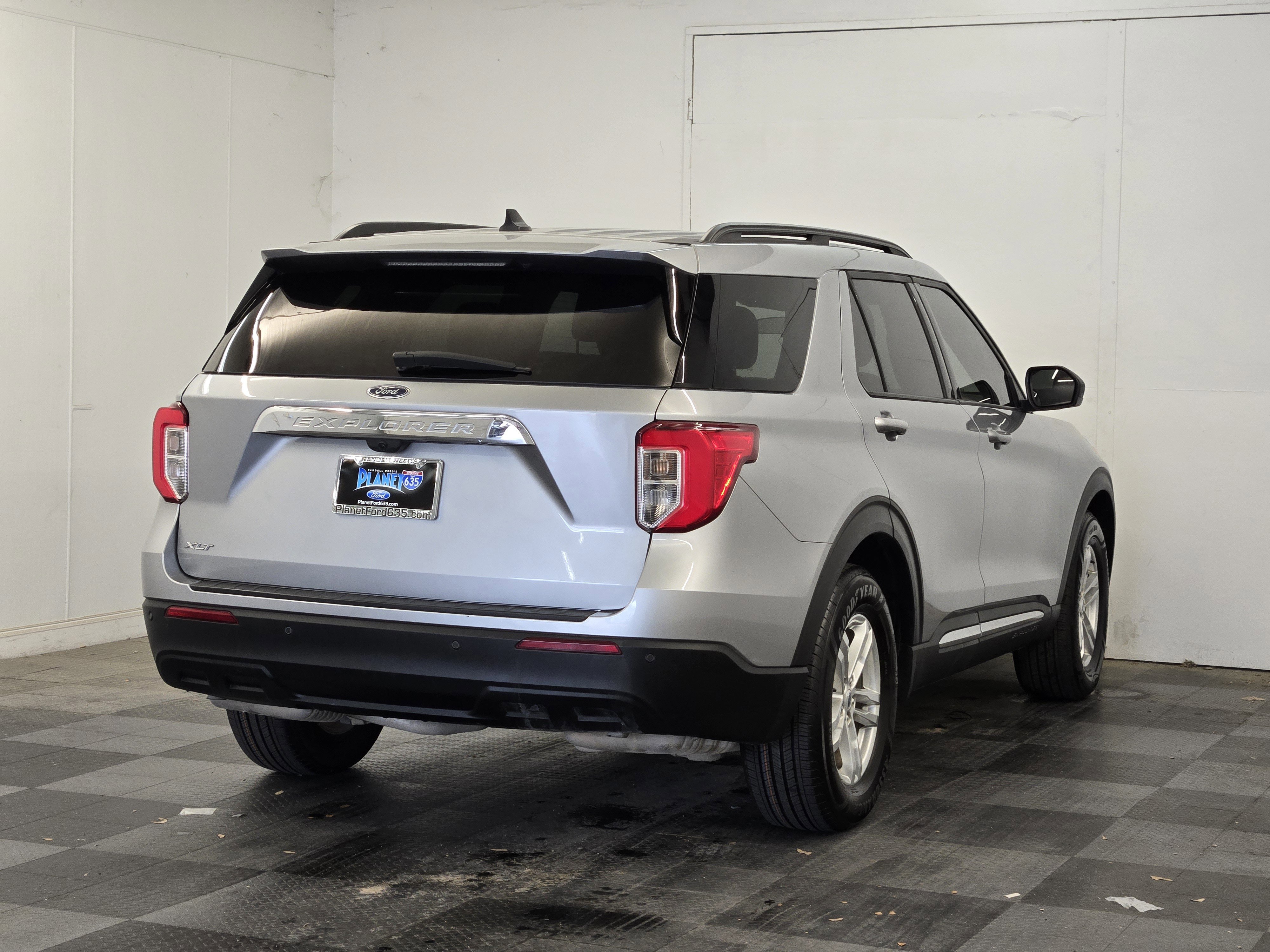 Certified 2022 Ford Explorer XLT RWD video 4