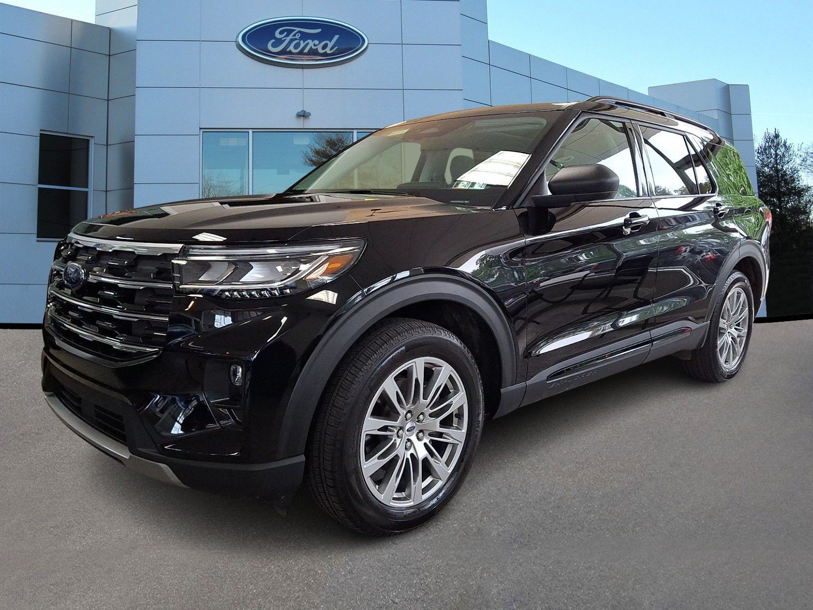 Certified 2026 Ford Explorer Active w/ Active Comfort Package AWD/4WD image 4