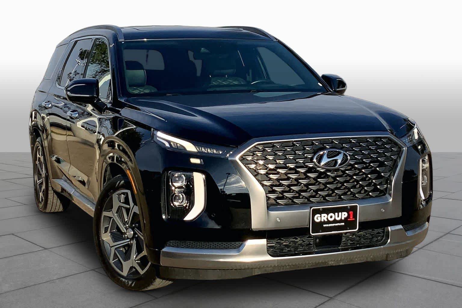 Used 2022 Hyundai Palisade Calligraphy w/ Winter Package AWD/4WD image 3