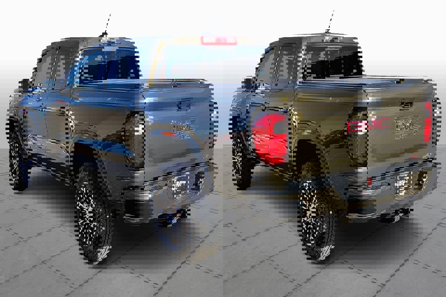 Used 2024 GMC Canyon AT4 image 11