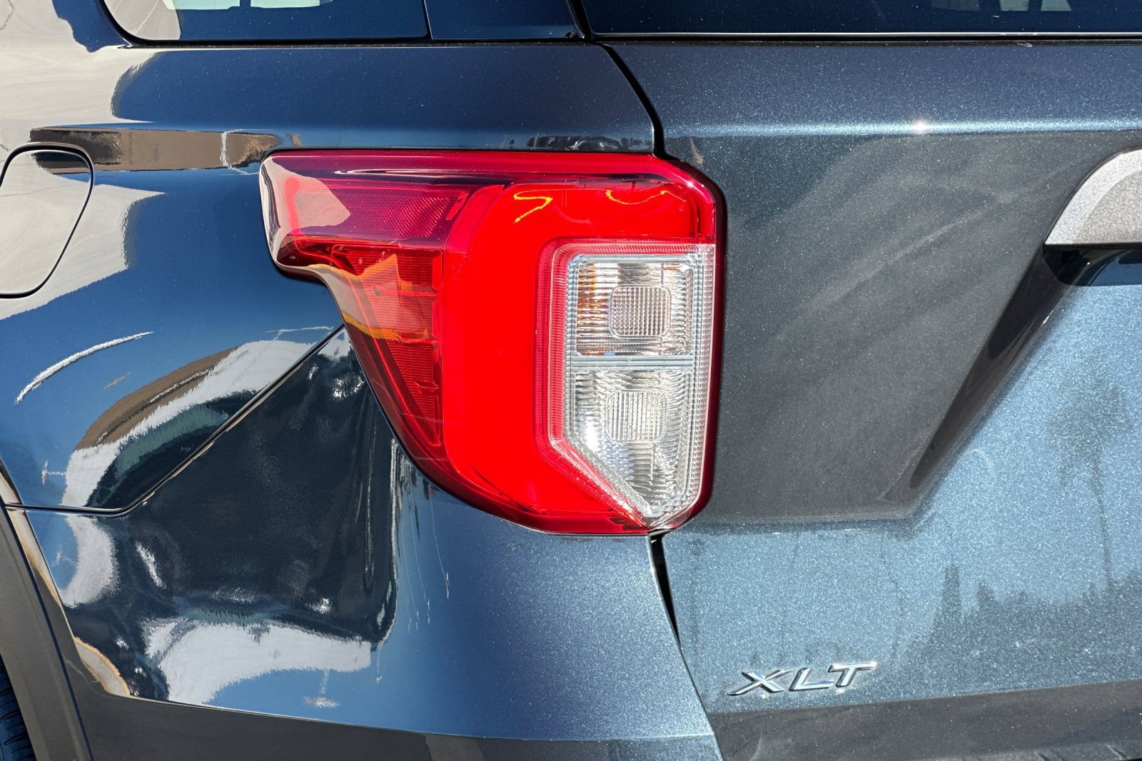 Certified 2022 Ford Explorer XLT w/ Equipment Group 202A image 28