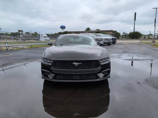 Certified 2024 Ford Mustang Coupe RWD image 2
