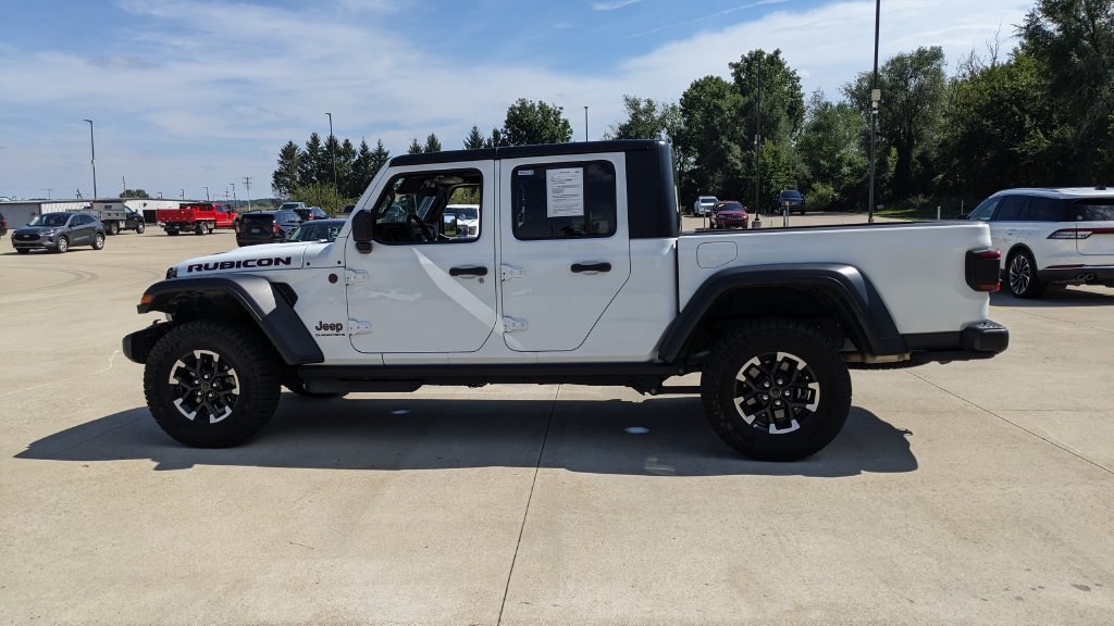 Used 2026 Jeep Gladiator Rubicon AWD/4WD image 6