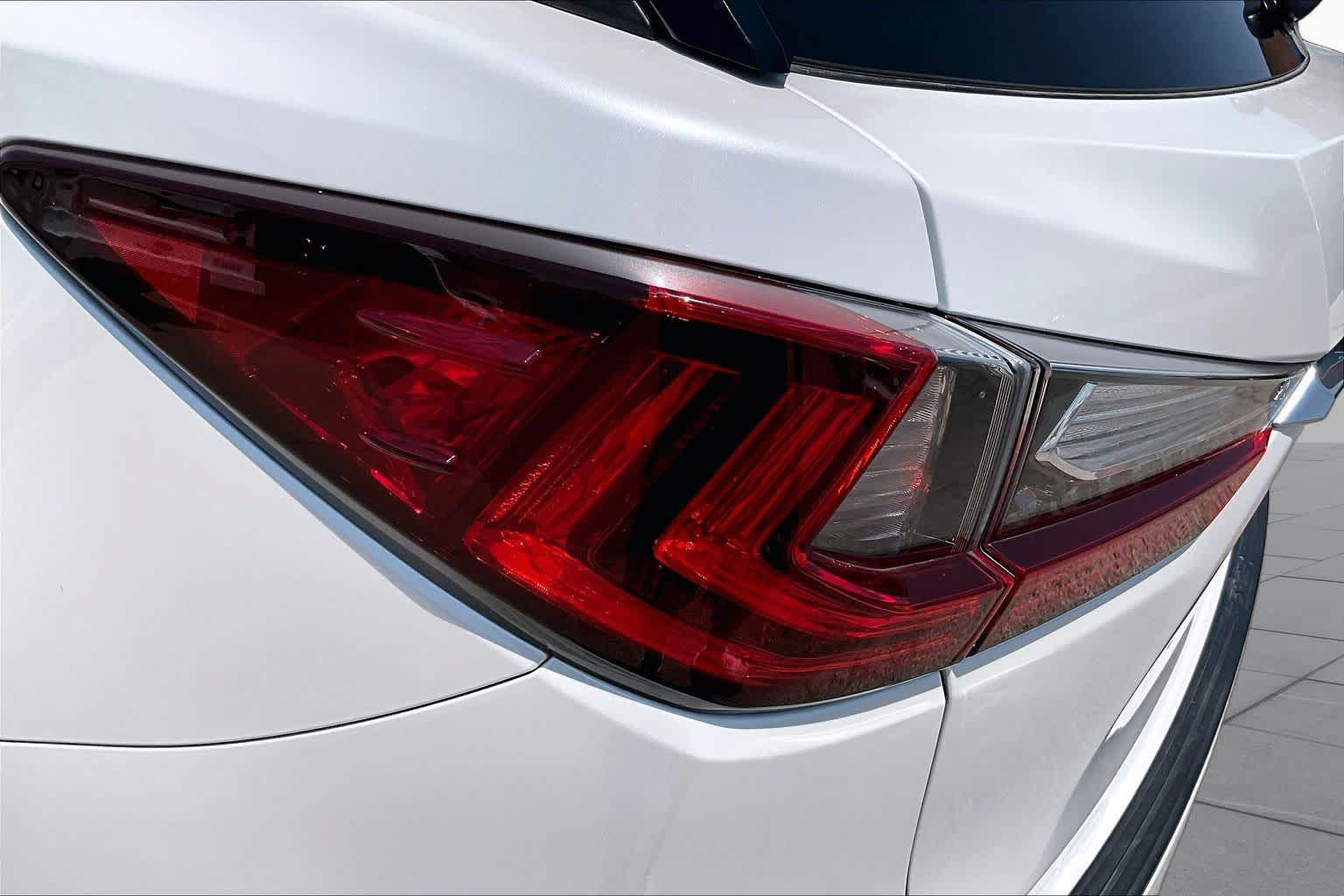 Used 2018 Lexus RX 450hL Premium w/ Premium Package AWD/4WD image 29