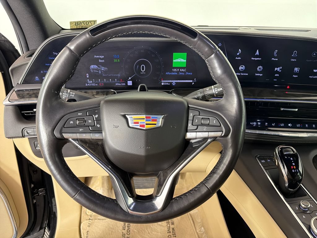 Used 2024 Cadillac Escalade Premium Luxury AWD/4WD image 13