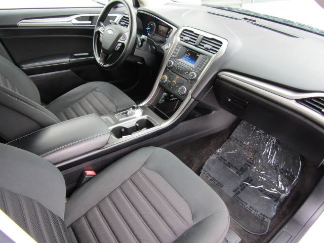 Certified 2018 Ford Fusion SE image 9