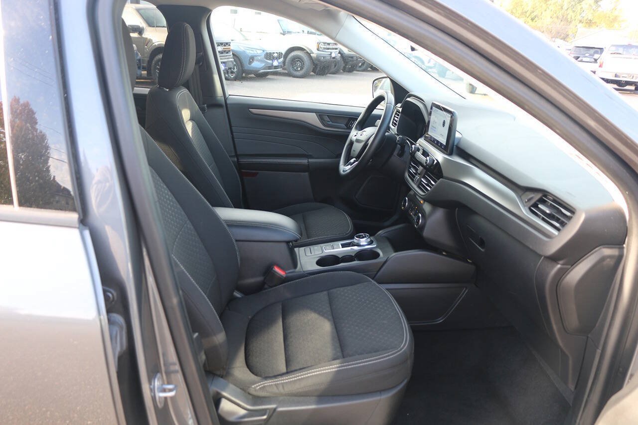 Certified 2024 Ford Escape Active AWD/4WD image 27