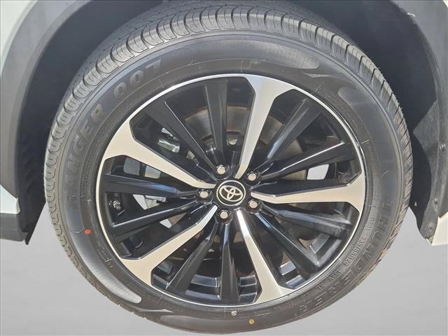 Used 2021 Toyota Highlander XSE FWD image 21