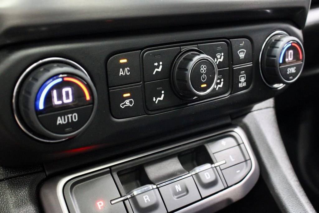 Used 2023 GMC Acadia AT4 w/ Technology Package AWD/4WD image 33