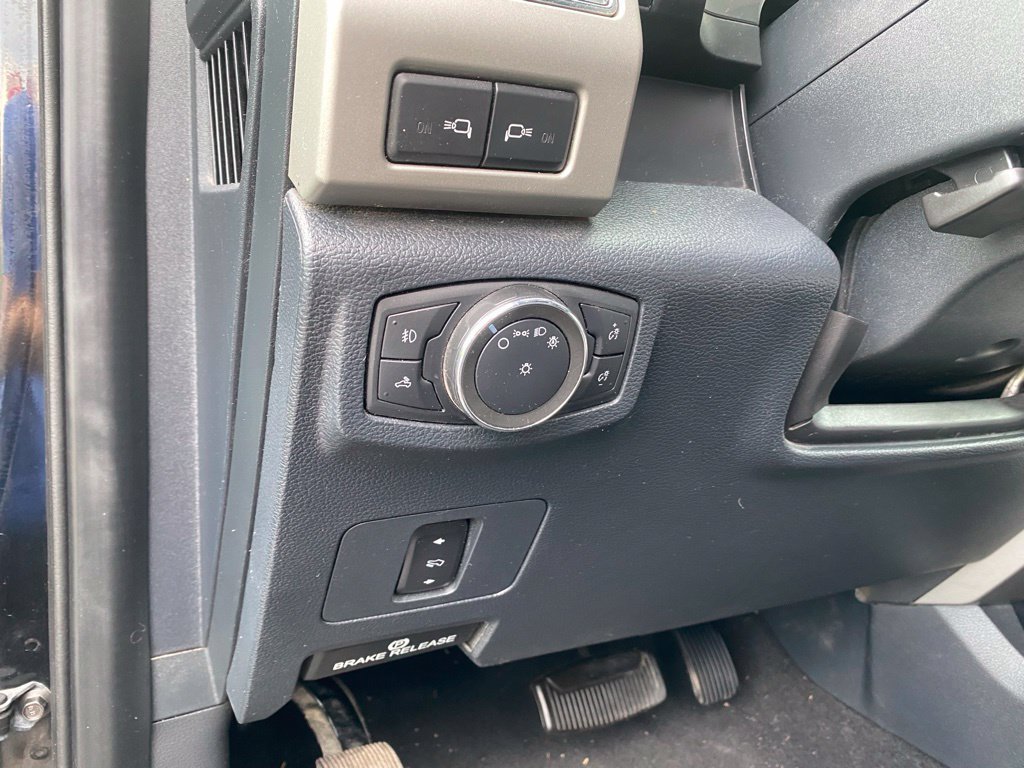 Certified 2022 Ford F250 Lariat w/ Lariat Value Package AWD/4WD image 17