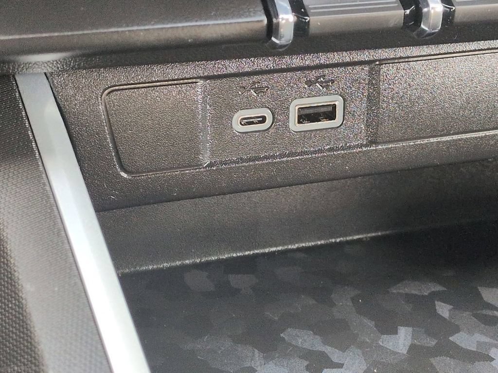 Used 2023 Chevrolet Colorado Trail Boss w/ Technology Package AWD/4WD image 22