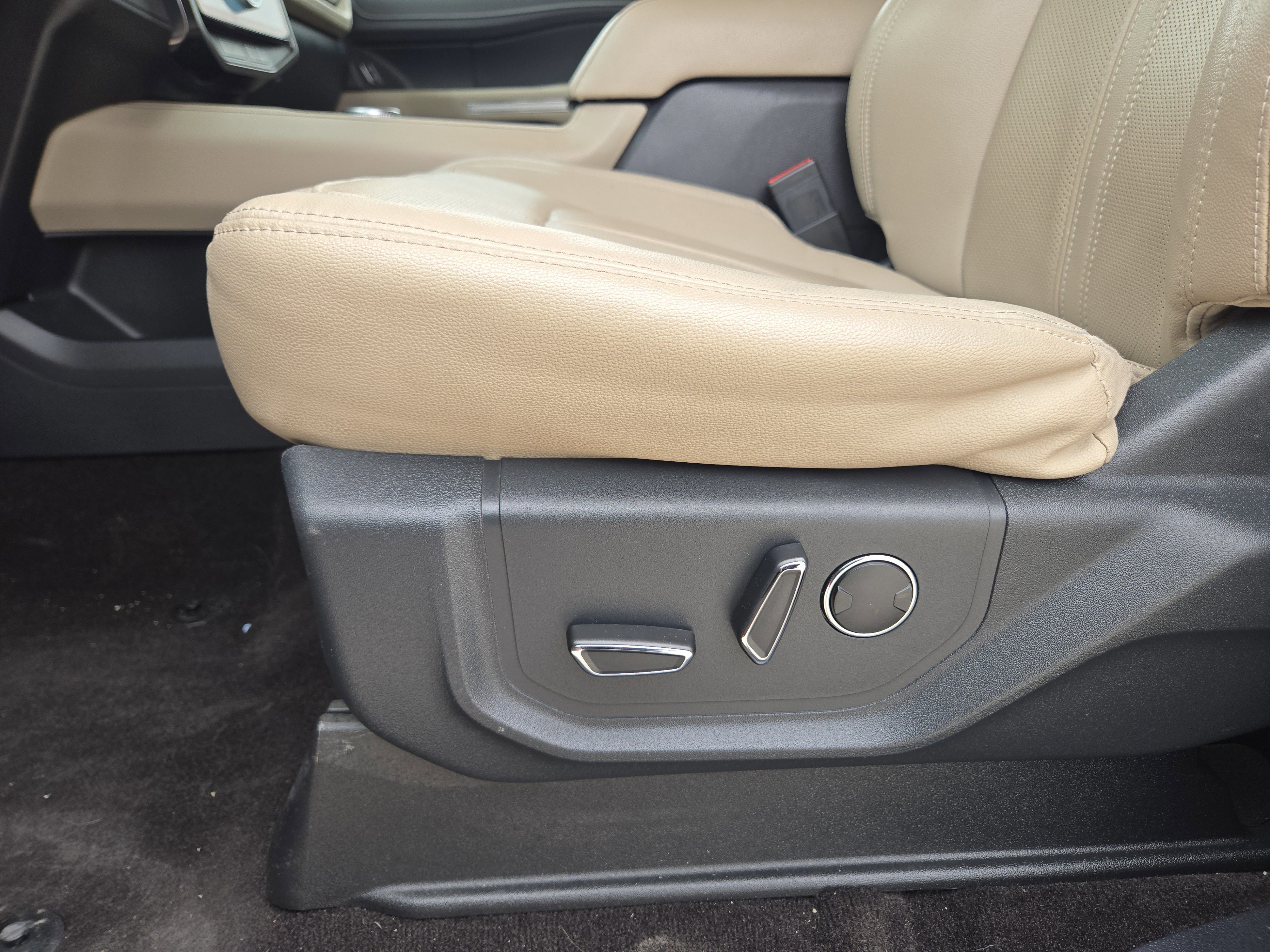 Certified 2022 Ford Expedition Limited image 23