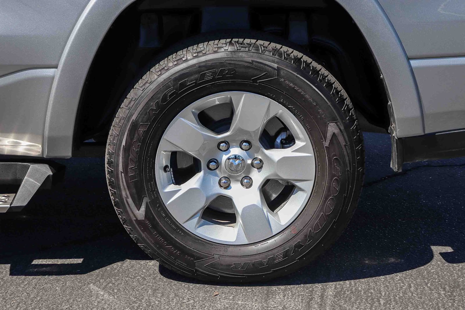 Used 2025 RAM 1500 Big Horn AWD/4WD image 8