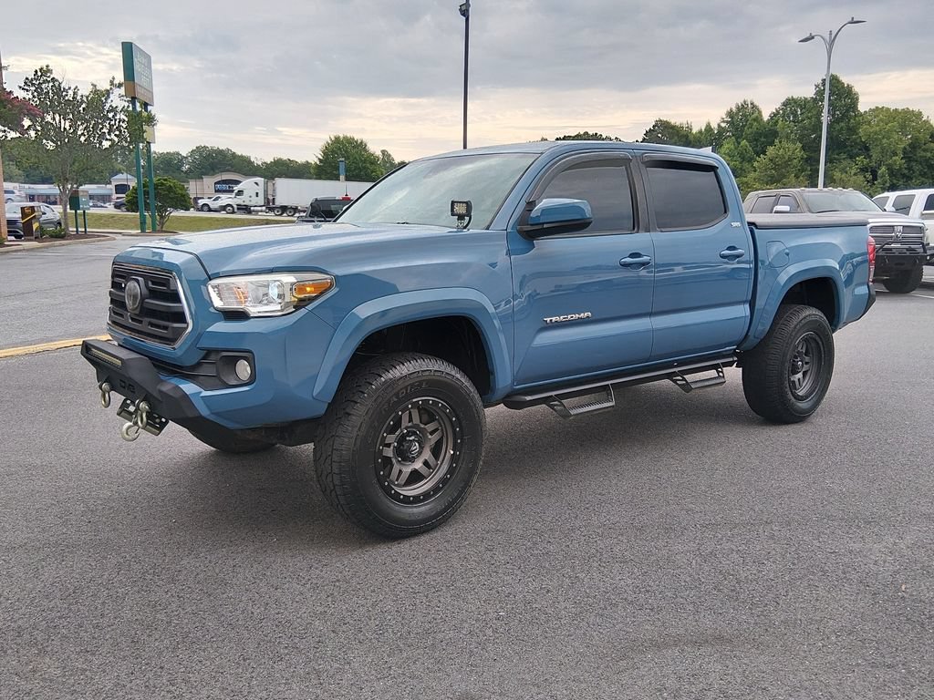 Used 2019 Toyota Tacoma SR5 AWD/4WD image 8