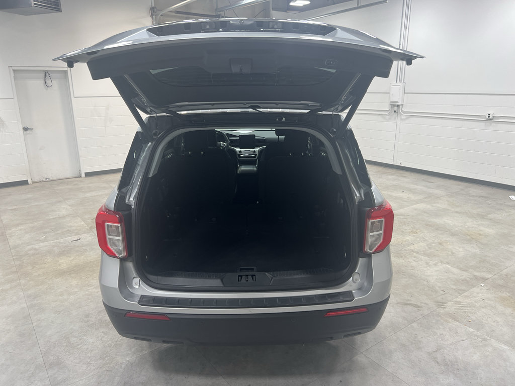 Certified 2024 Ford Explorer XLT RWD image 9