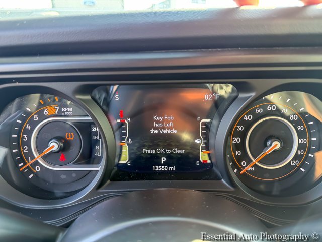 Used 2025 Jeep Wrangler Unlimited Sahara w/ Safety Group AWD/4WD image 12