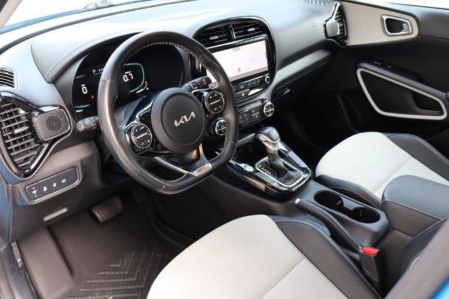 Used 2023 Kia Soul GT-Line FWD image 4