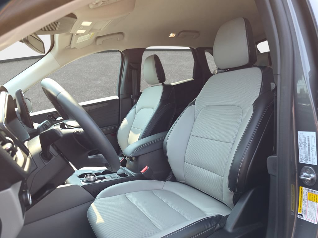Certified 2023 Ford Escape Platinum AWD/4WD image 13