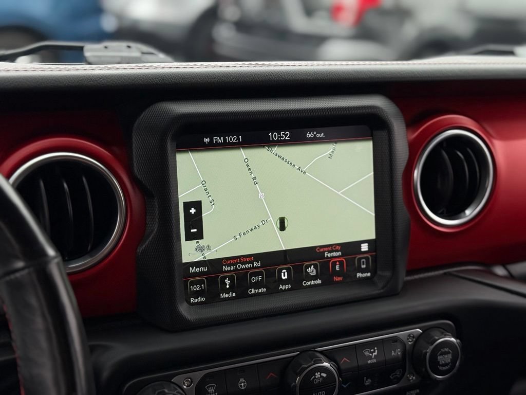 Used 2018 Jeep Wrangler Unlimited Rubicon w/ Uconnect 4C Nav & Sound Group AWD/4WD image 3