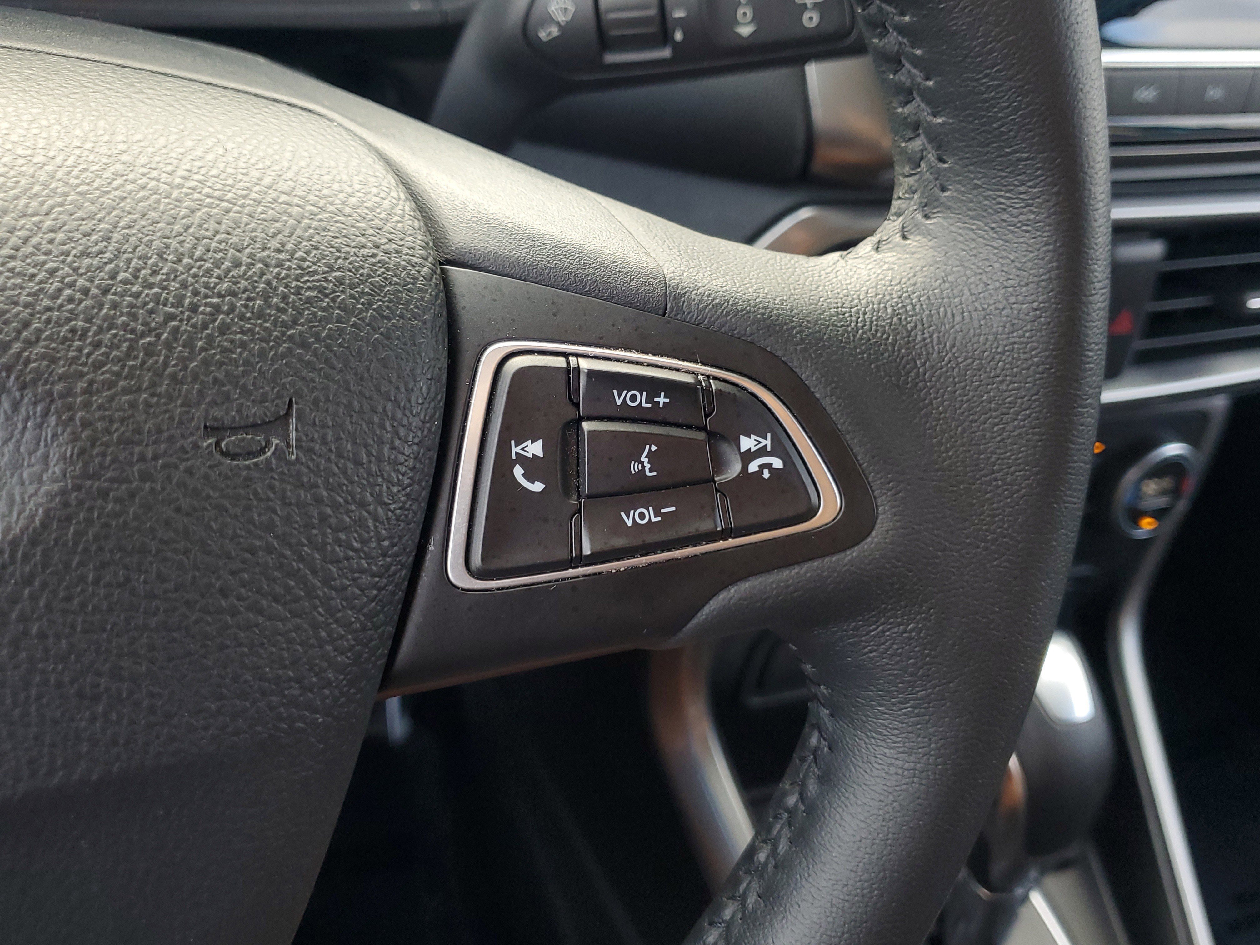 Certified 2020 Ford EcoSport SE image 25