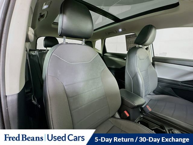 Used 2023 Volkswagen Taos SE w/ Panoramic Sunroof Package AWD/4WD image 31
