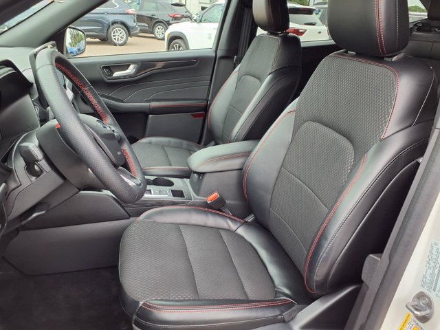 Certified 2024 Ford Escape ST-Line Select w/ Tech Pack #1 AWD/4WD image 4