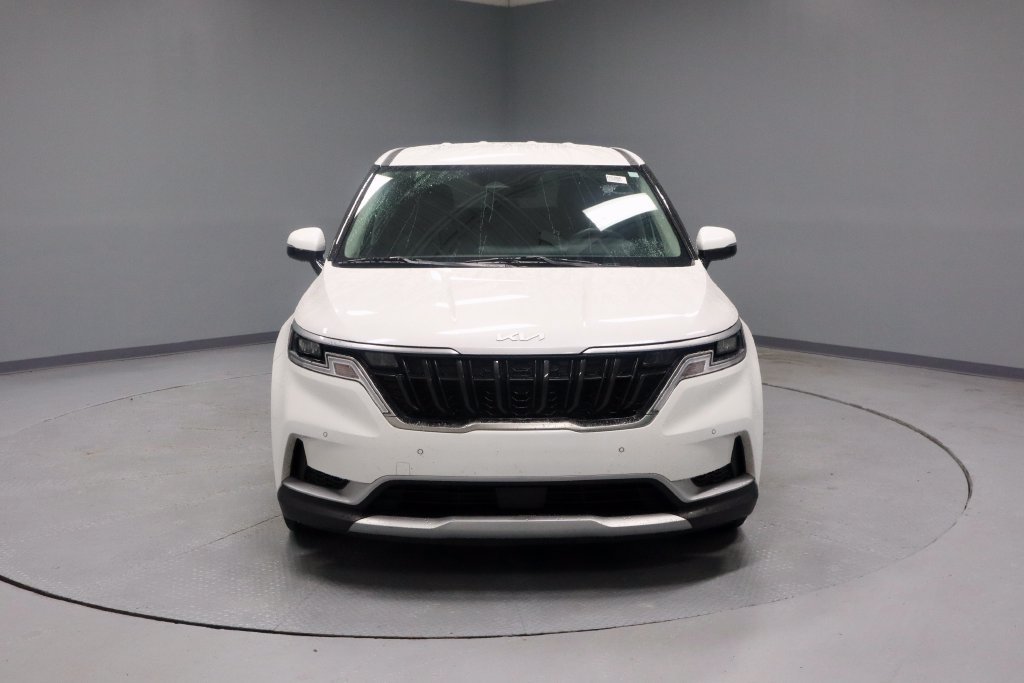 Used 2024 Kia Carnival EX FWD image 6