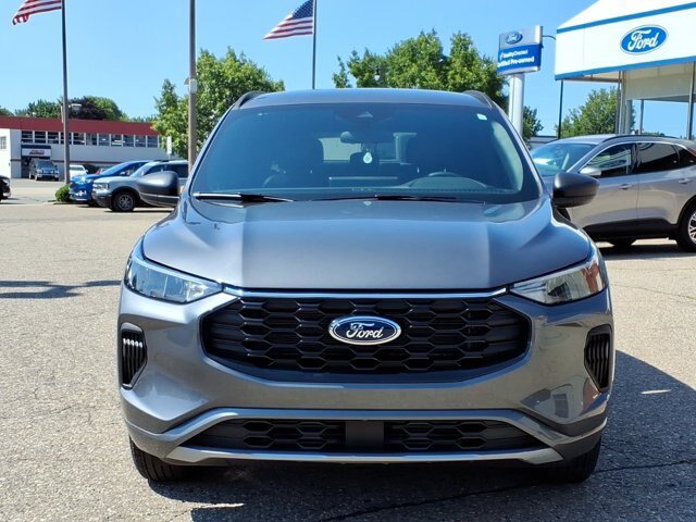 Certified 2024 Ford Escape ST-Line w/ Tech Pack #1 AWD/4WD image 16