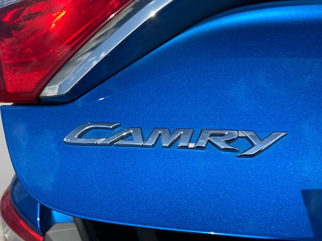 Used 2017 Toyota Camry SE FWD image 17