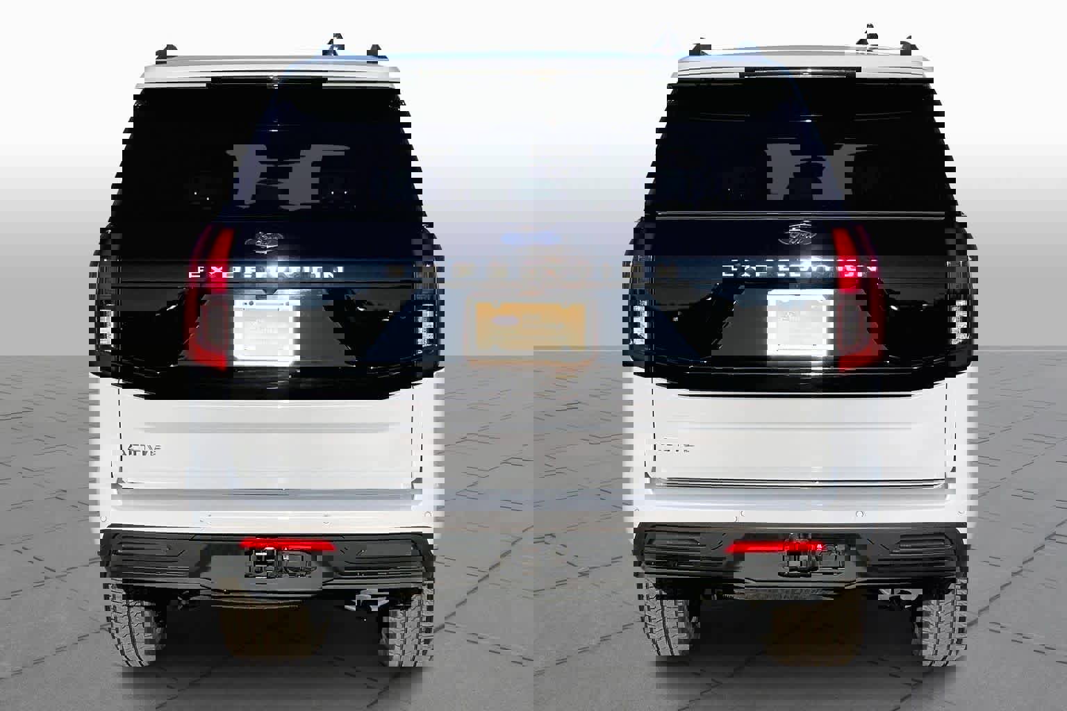 Certified 2025 Ford Expedition Active image 2