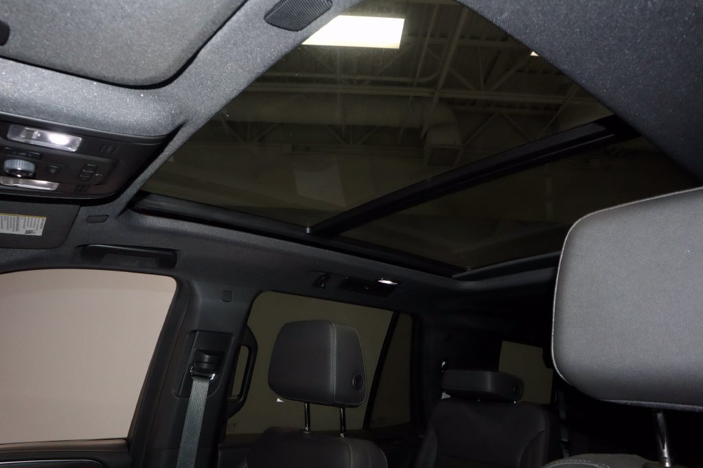 Used 2024 Chevrolet Tahoe Z71 w/ Luxury Package AWD/4WD image 26