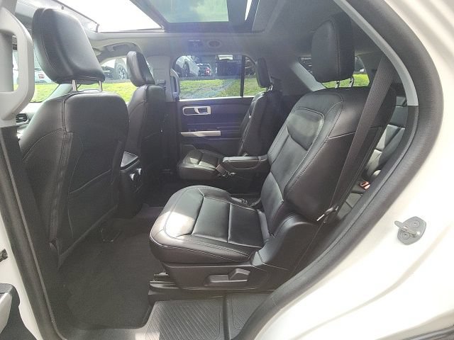 Certified 2022 Ford Explorer XLT w/ Equipment Group 202A AWD/4WD image 16