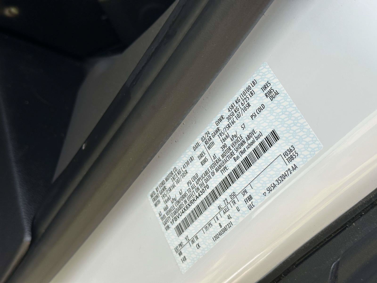 Certified 2024 Ford Transit 350 XLT RWD image 15